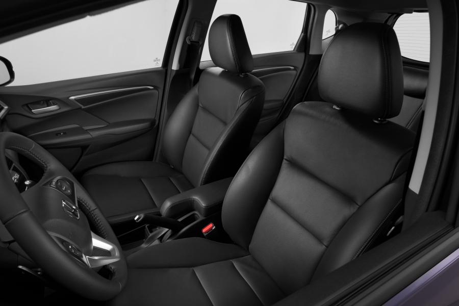 Интерьер Honda Fit 2017 года  (LA) (фото 37 из 40)
